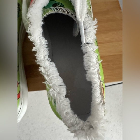 Dr. Seuss GRINCH Christmas Canvas
Lace Up Sneakers Size 42 (Women’s 11. Men’s 9) - Picture 8 of 11